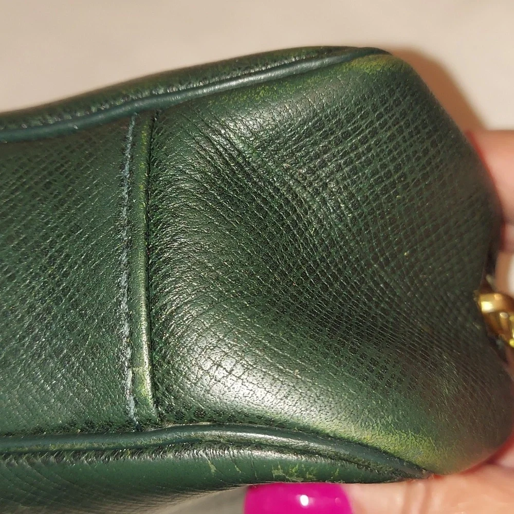 LOUIS VUITTON Trousse toilette Pouch Bag Taiga Leather Green